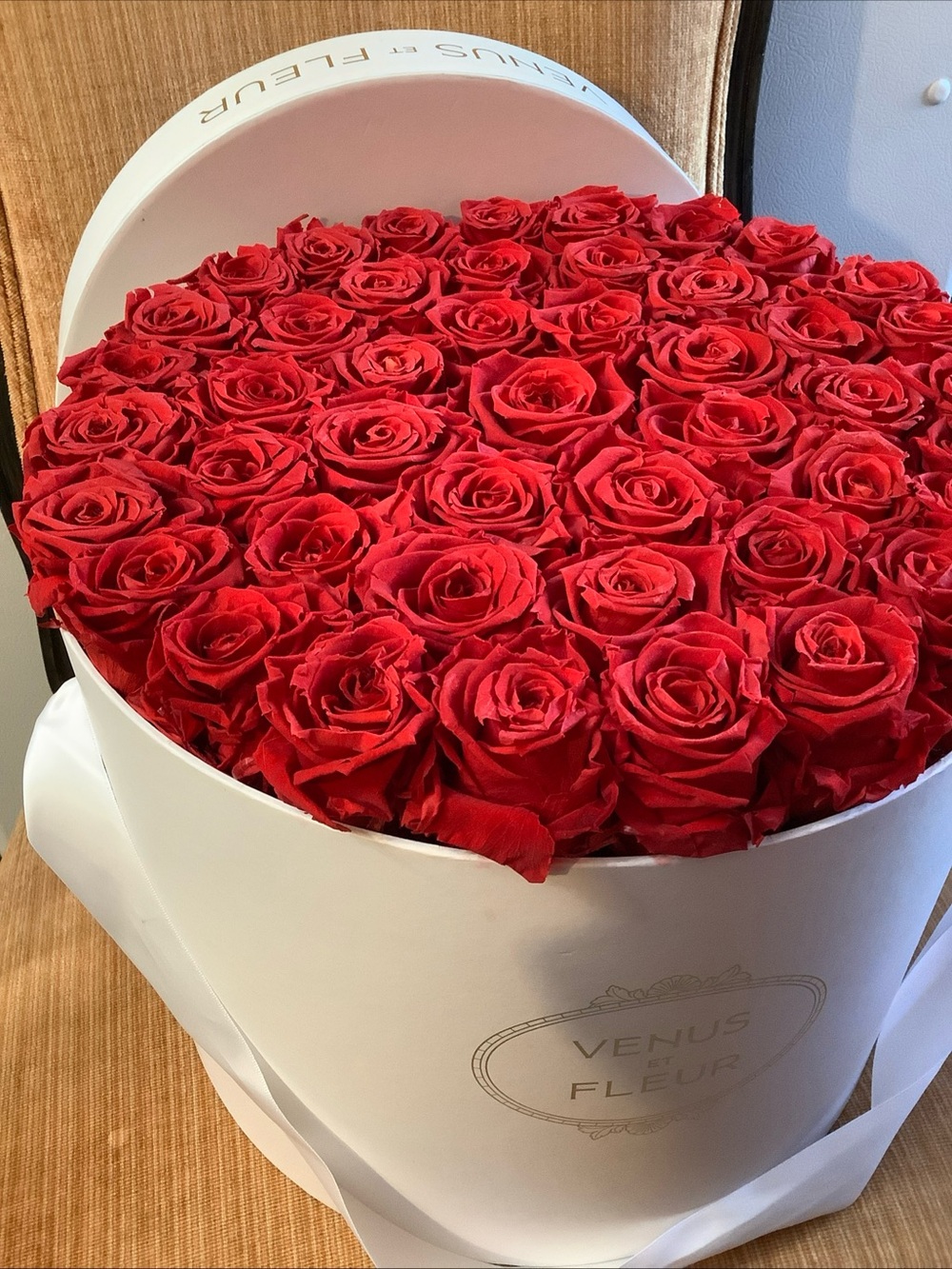 Venus Et Fleur Large Round White Box 46 Red Eternity Preserved Roses Luxury - Picture 7 of 13